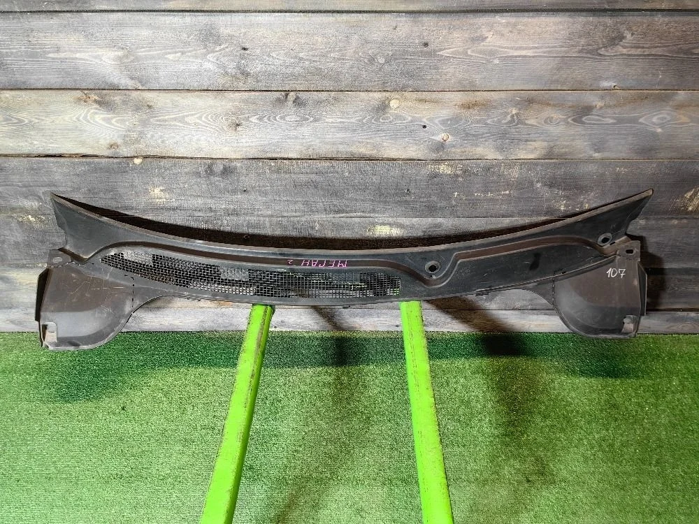 Решетка стеклоочистителя Renault Megane II