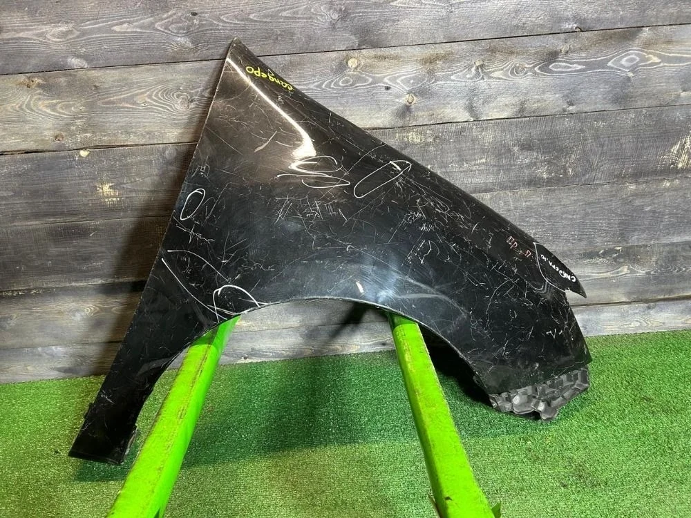 Крыло переднее правое Renault Logan 2.