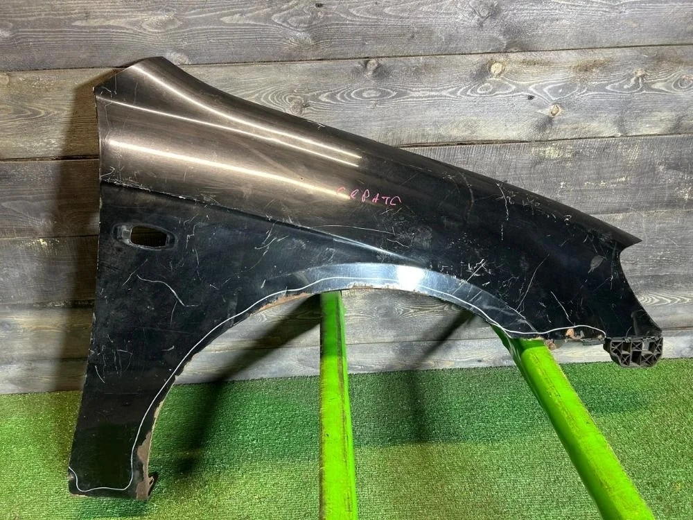 Переднее правое крыло Kia Cerato 1 LD