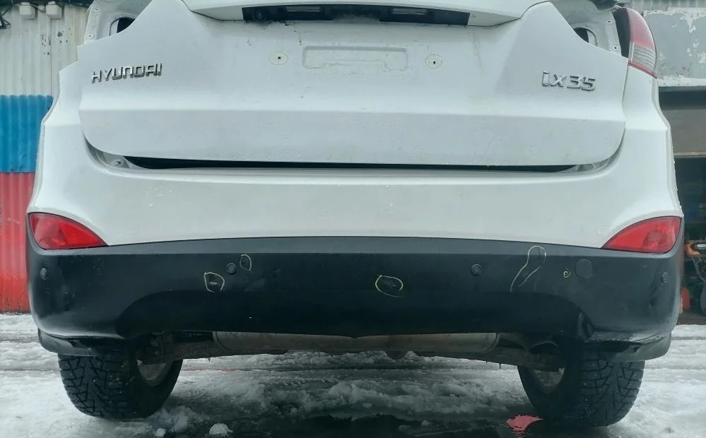 Задний бампер в сборе  Hyundai Ix35