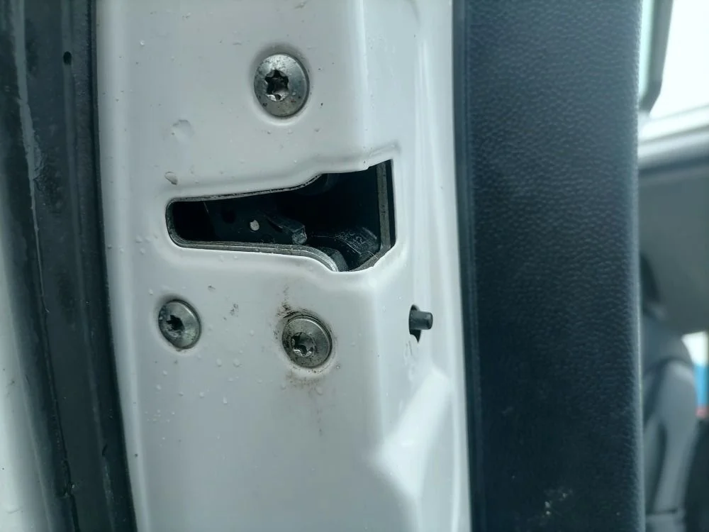 Замок задней левой двери Hyundai IX35