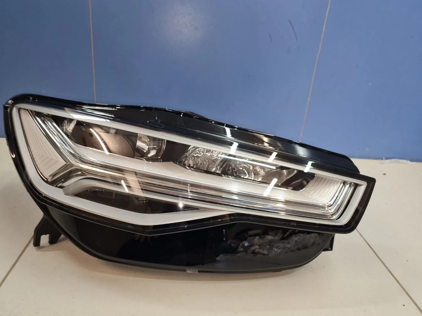 Фара правая для Audi A6 S6 C7 2011-2018