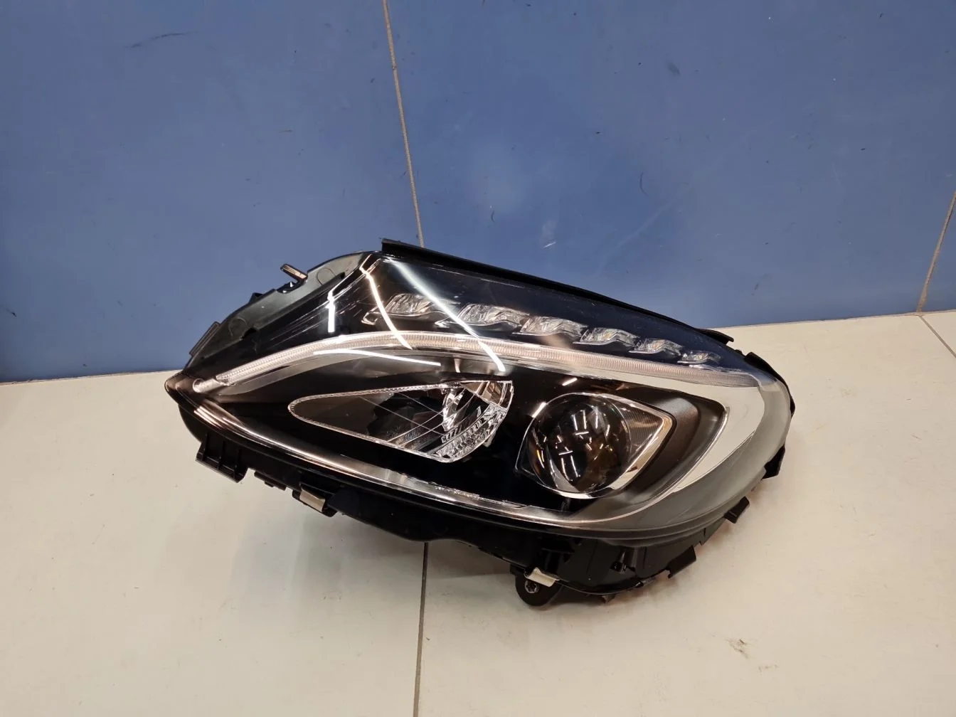 Фара левая для Mercedes C-klasse W205 2014-