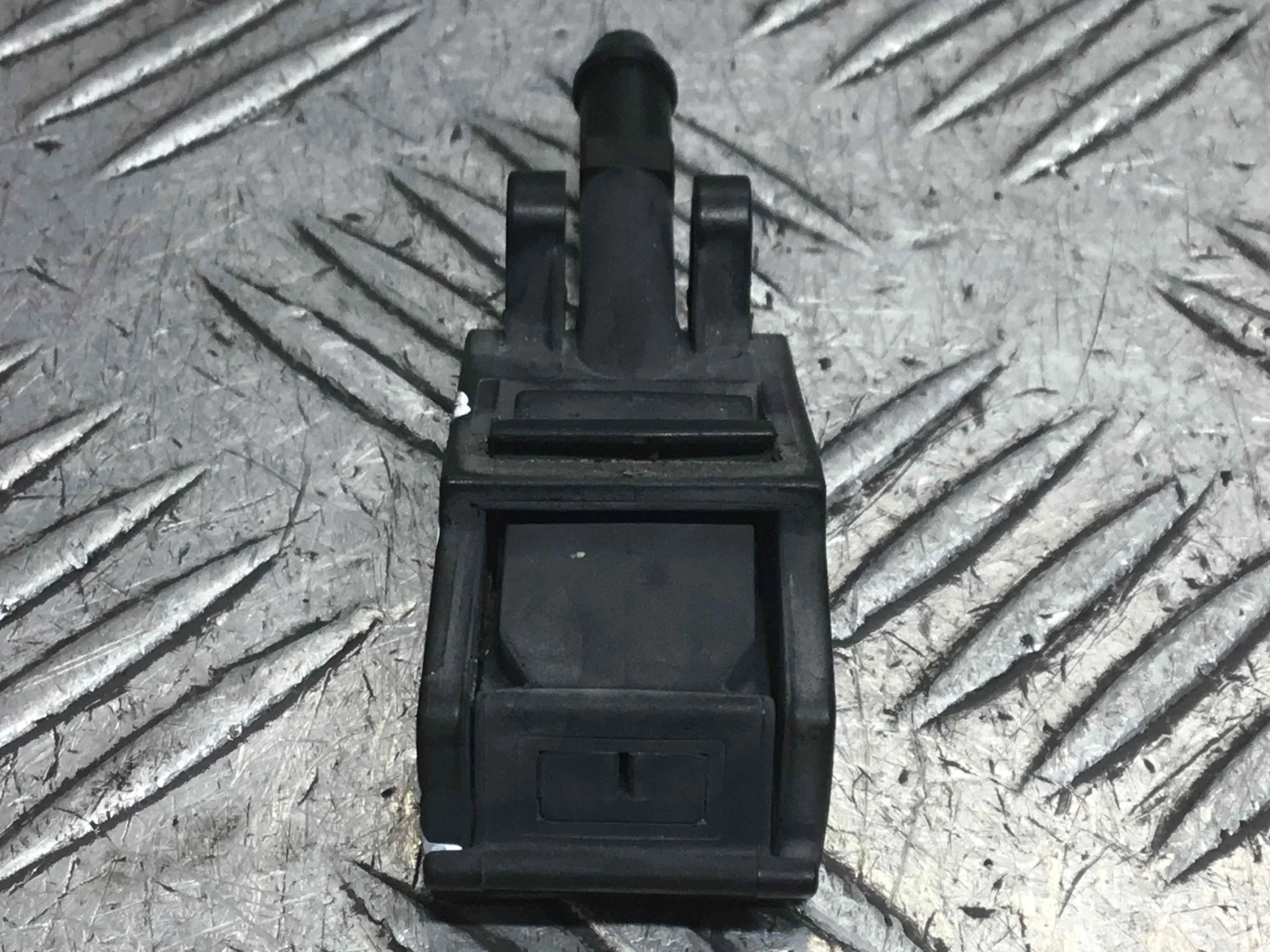 Форсунка омывателя Volkswagen Polo 4 поколение (2001-2005) бензин 1.2 i Механика Х/б