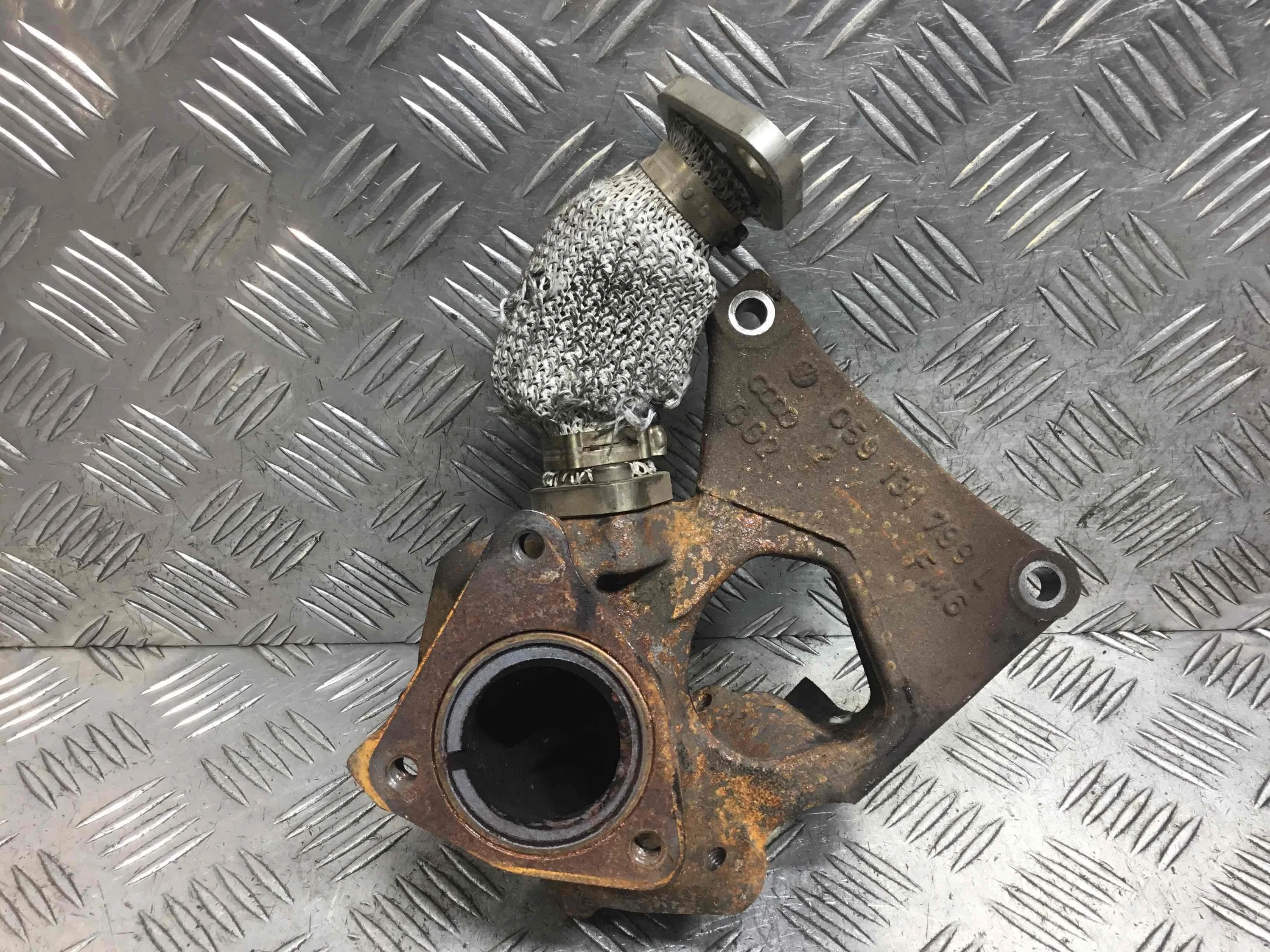 Фланец глушителя Audi A6 C6/4F (2004-2008) дизель 2.7  Механика Седан