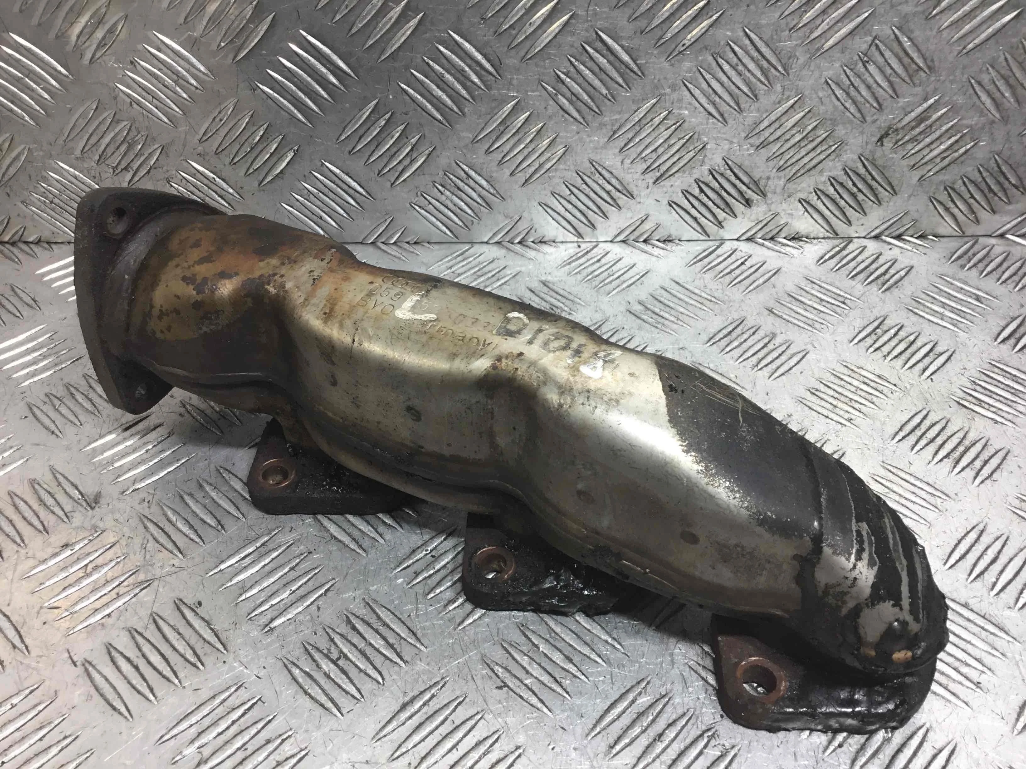 Коллектор выпускной Audi A6 C6/4F (2004-2008) дизель 2.7  Механика Седан