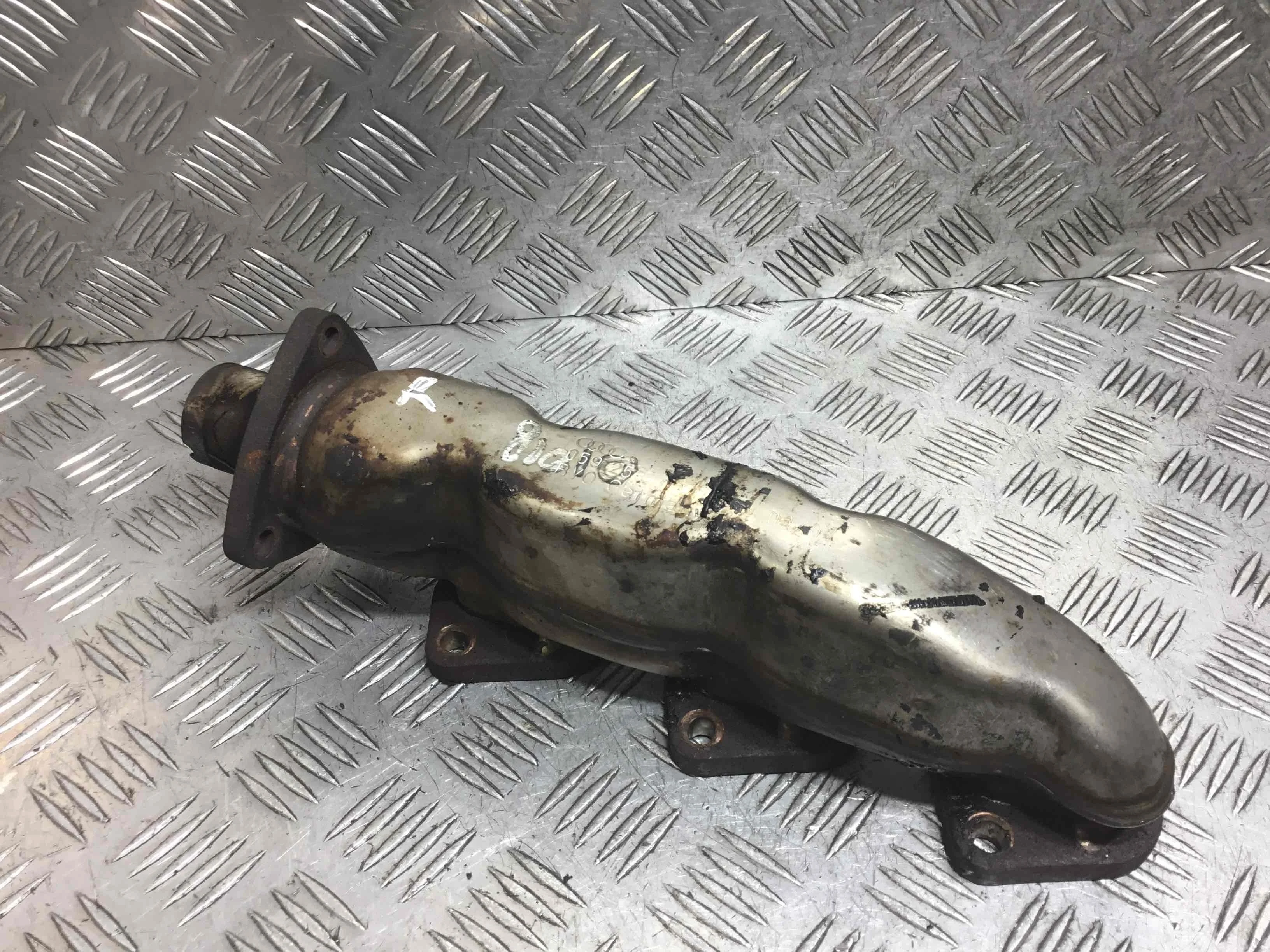 Коллектор выпускной Audi A6 C6/4F (2004-2008) дизель 2.7  Механика Седан