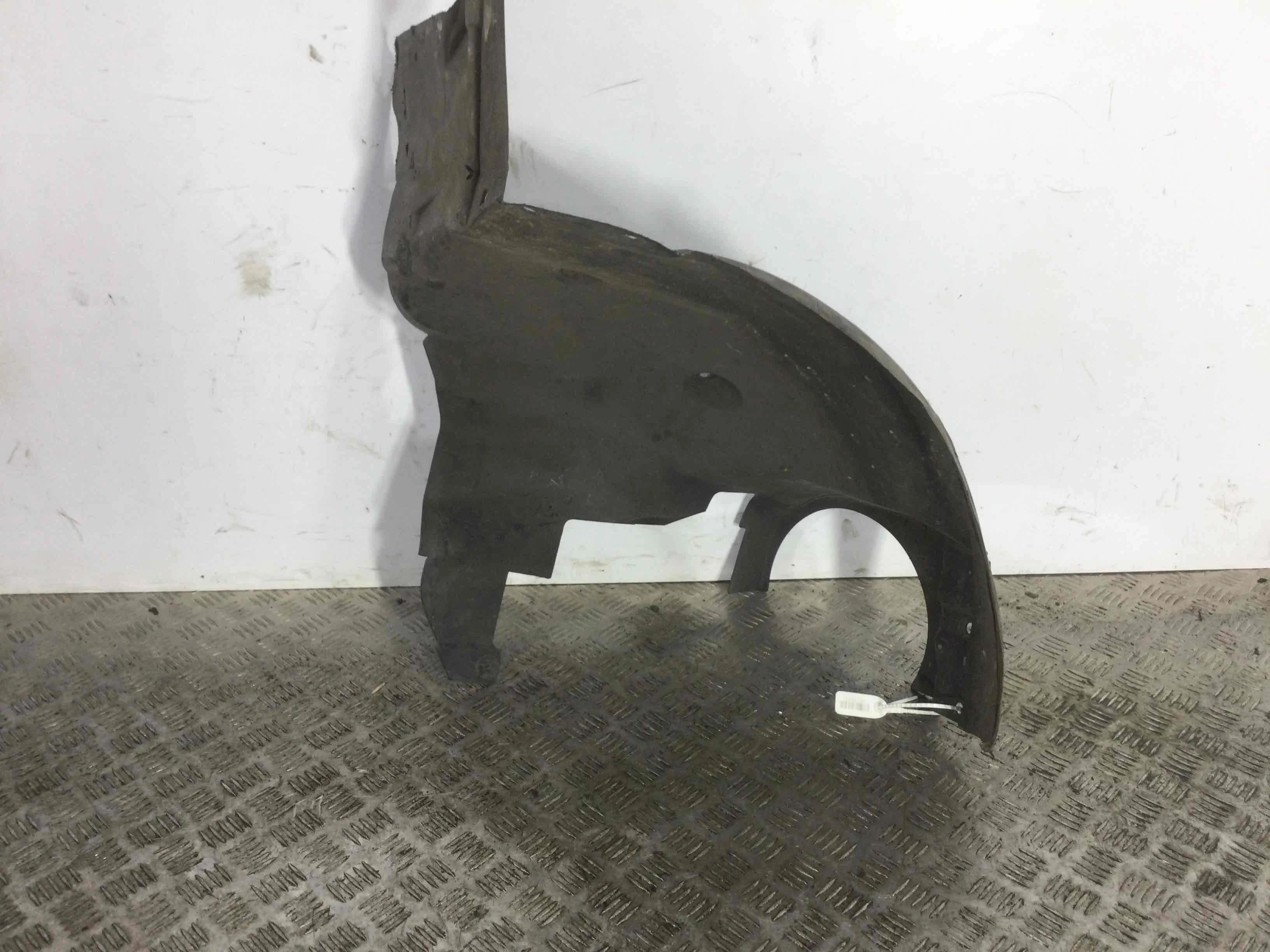 Защита арок передняя правая (подкрылок) Mercedes C-klasse W203/S203/CL203 (2000-2004) бензин 1.8 i Автомат Седан