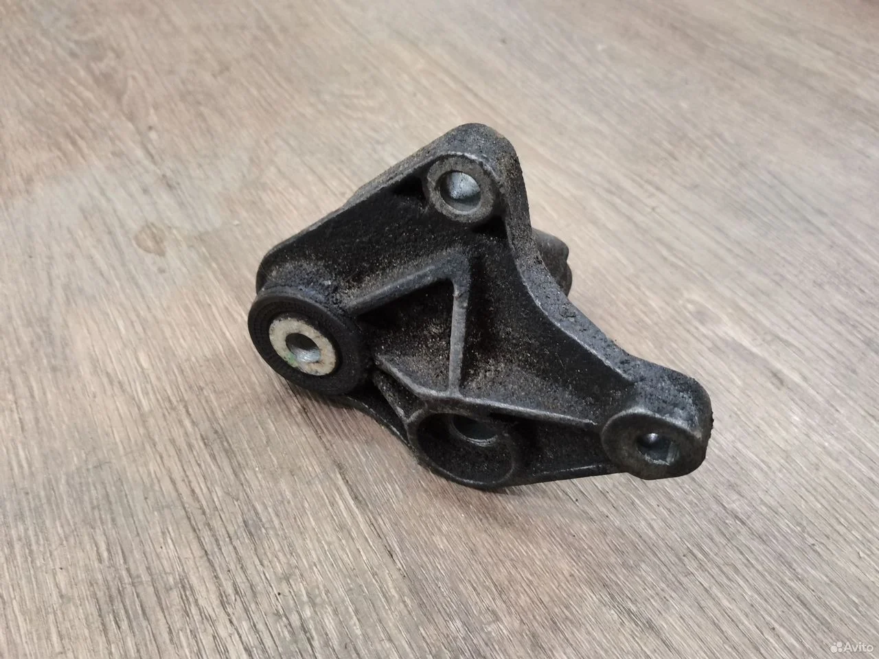Нижняя опора мкпп кронштейн ford focus