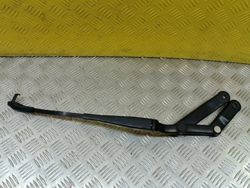 Щеткодержатель (поводок стеклоочистителя, дворник) Volkswagen Touareg Ii 2010-2014 2012 7P0955410B