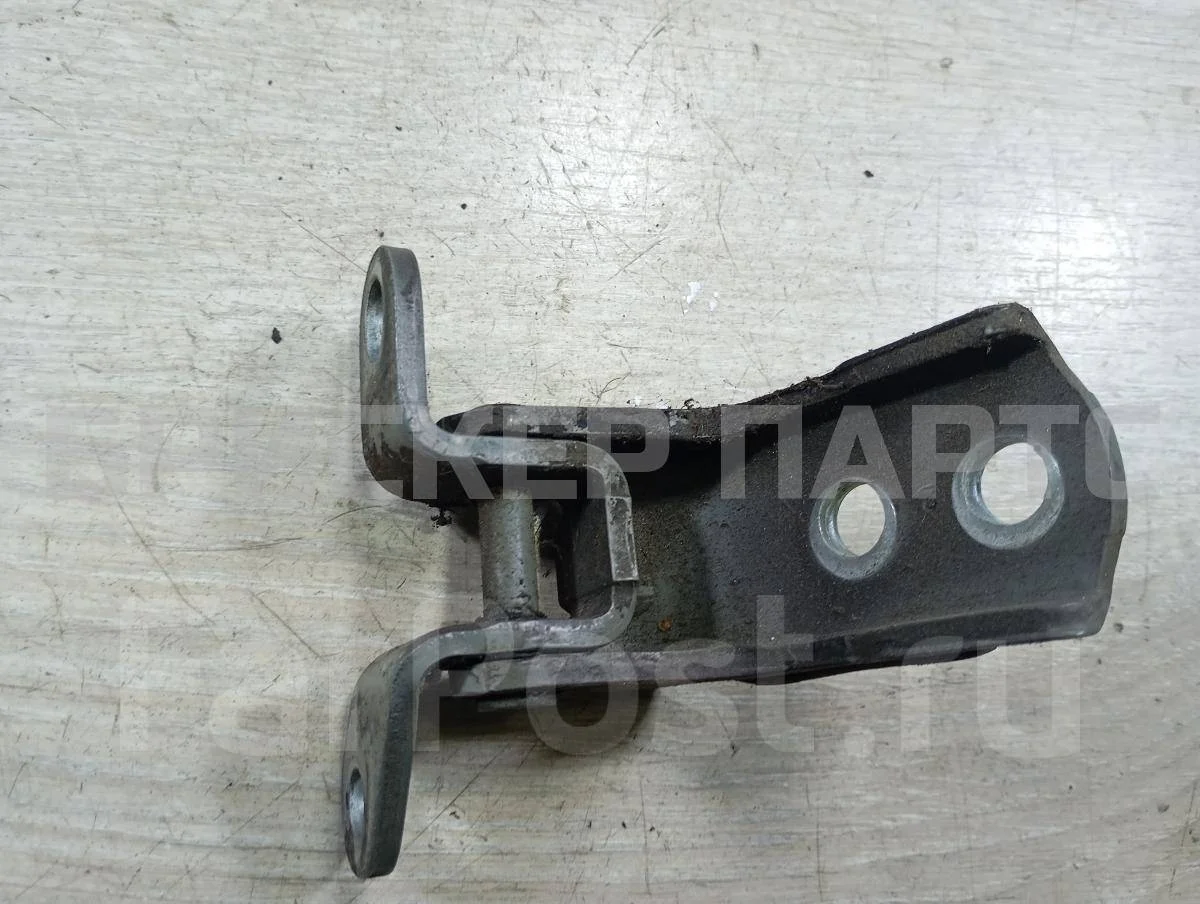 Петля двери пер левой Тойота Авенсис 2 (T250)