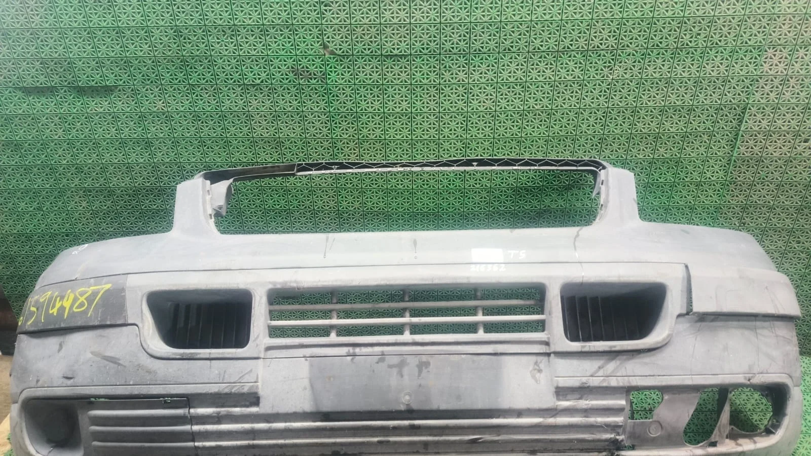 Бампер VOLKSWAGEN TRANSPORTER T5 2003- передний б/у TRANSPORTER T5(2003-2015)