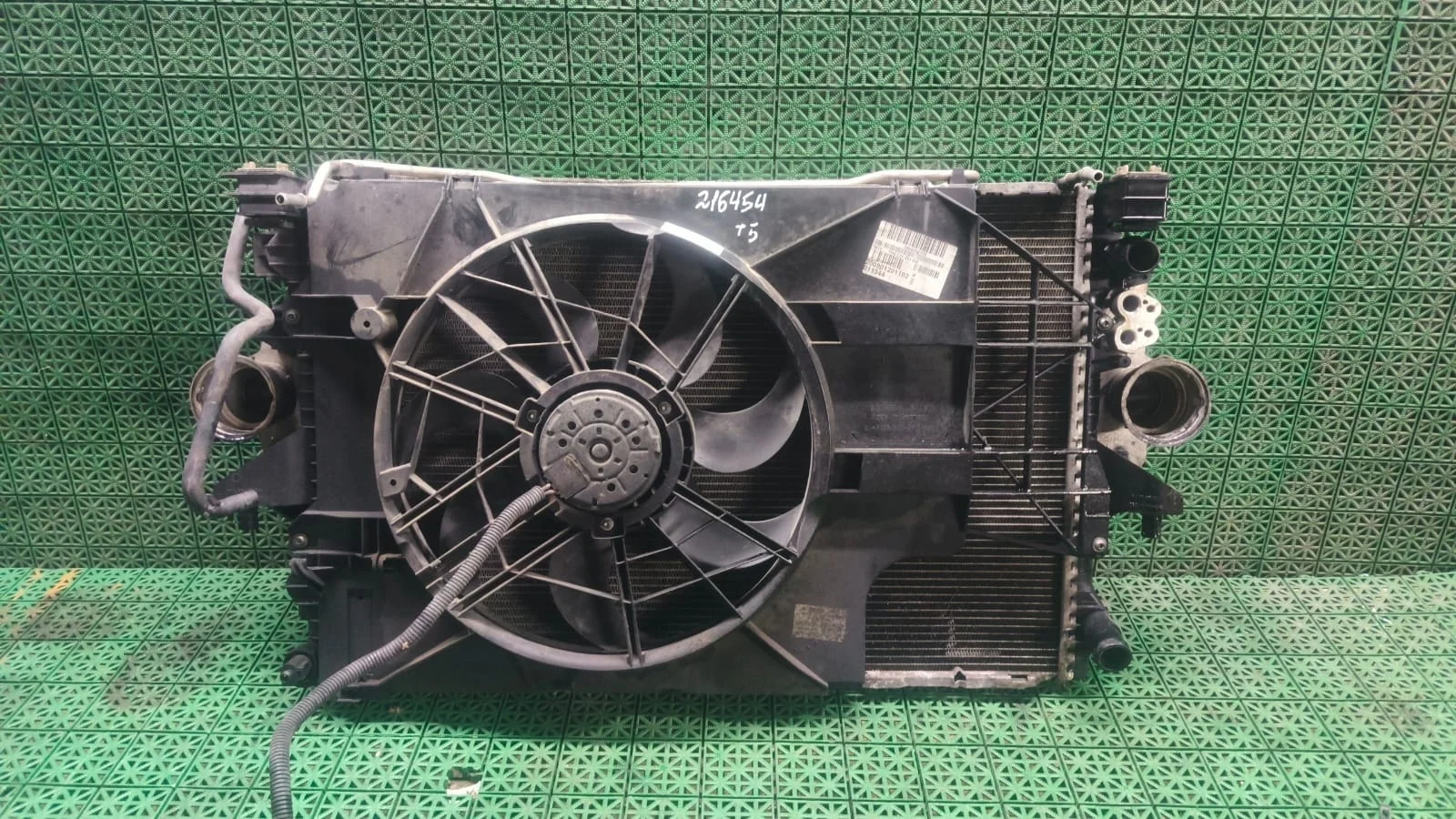 Диффузор с 1 м вентилятором VOLKSWAGEN TRANSPORTER T5 2003- б/у TRANSPORTER T5(2003-2015)