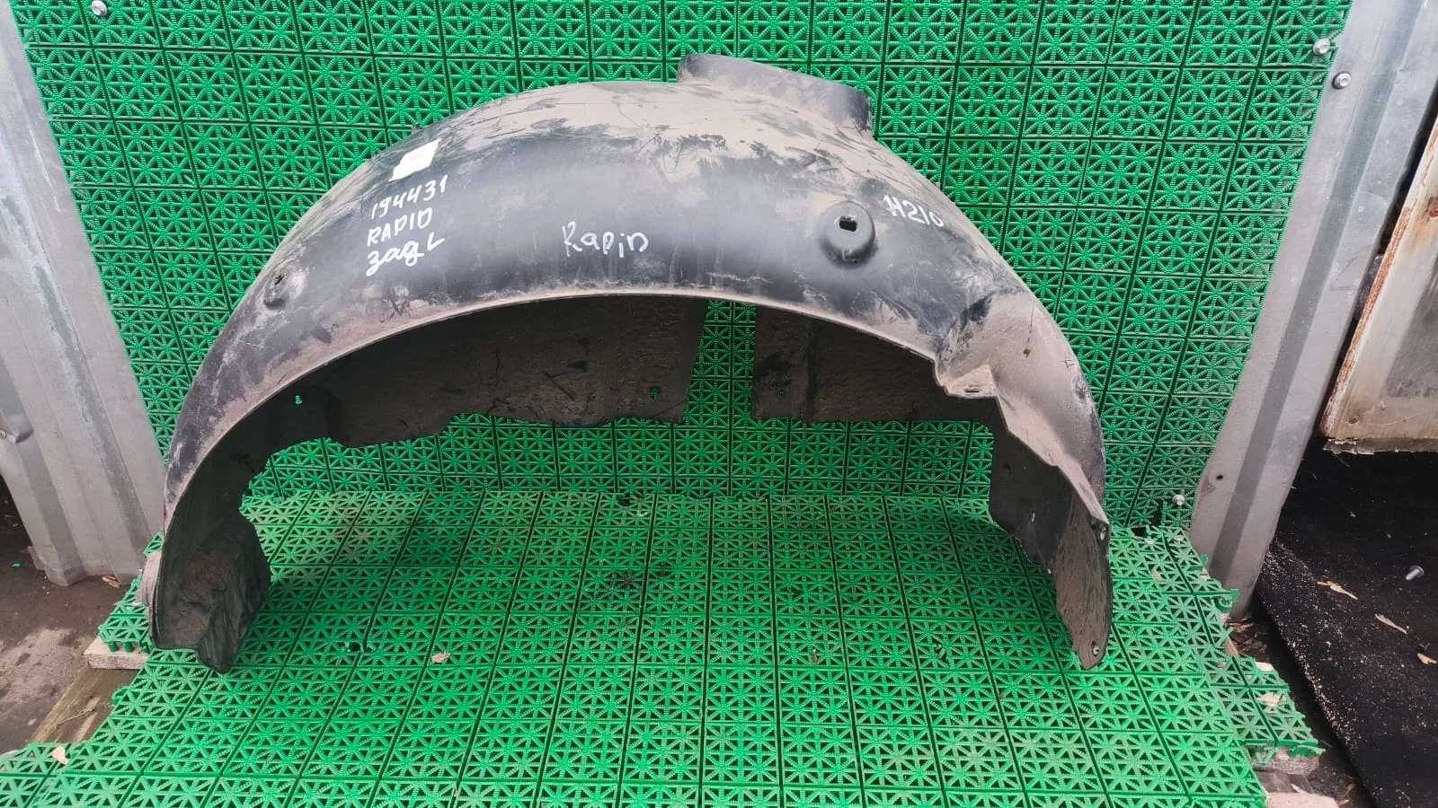 Подкрылок, локер SKODA RAPID 2013- задний левый б/у RAPID(2013-