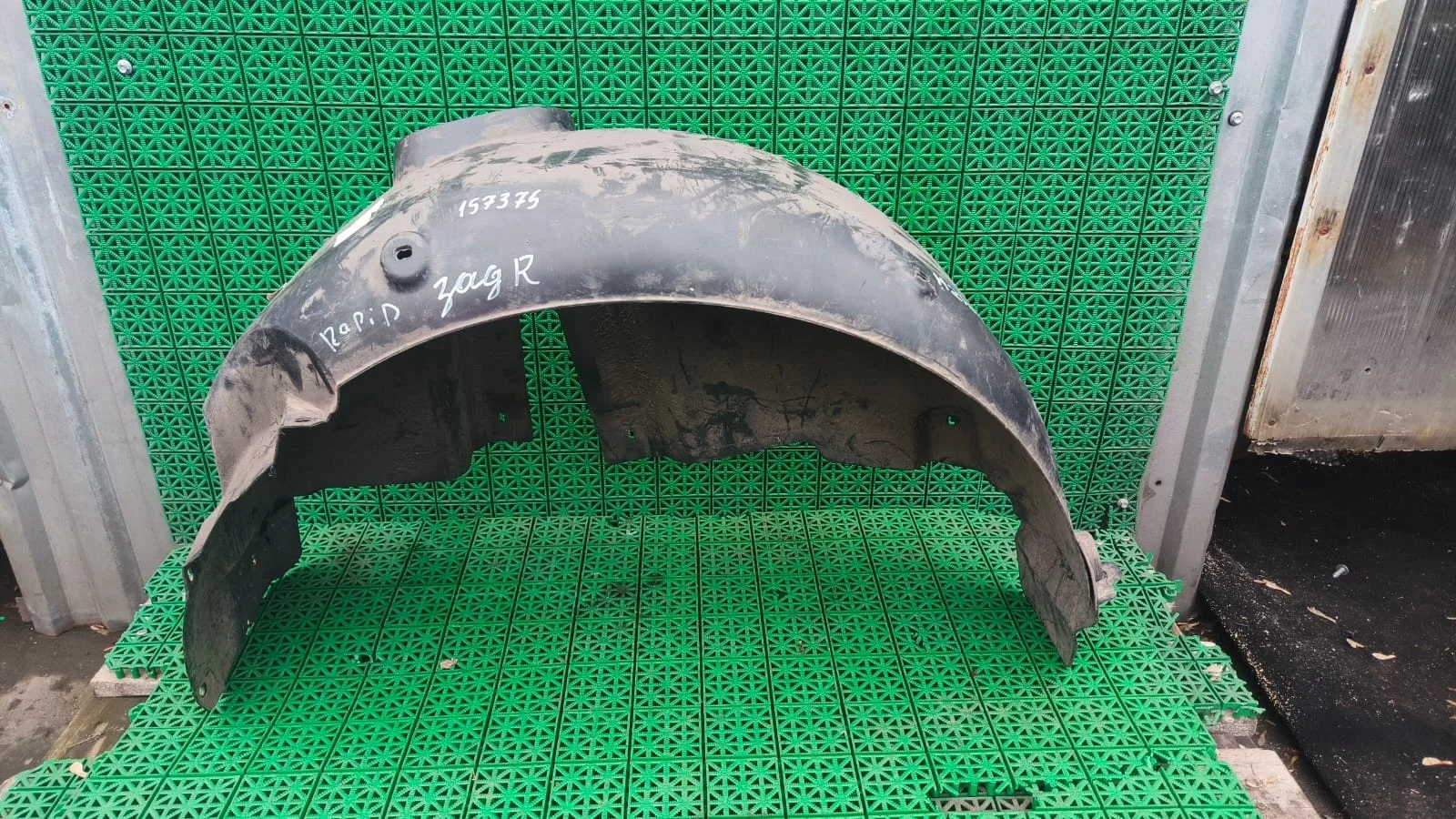 Подкрылок, локер SKODA RAPID 2013- задний правый б/у RAPID(2013-