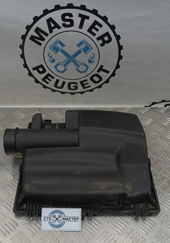 Крышка Ford Transit 2175243 TTG 2.2 FWD