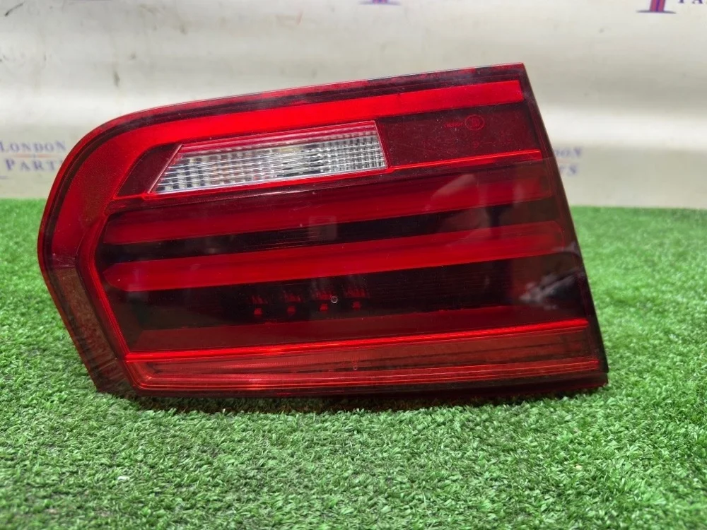 Фонарь в крышку багажника BMW F30