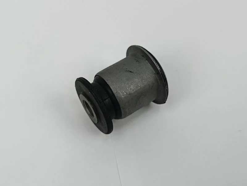 Сайлентблок переднего рычага Volkswagen Transporter T5