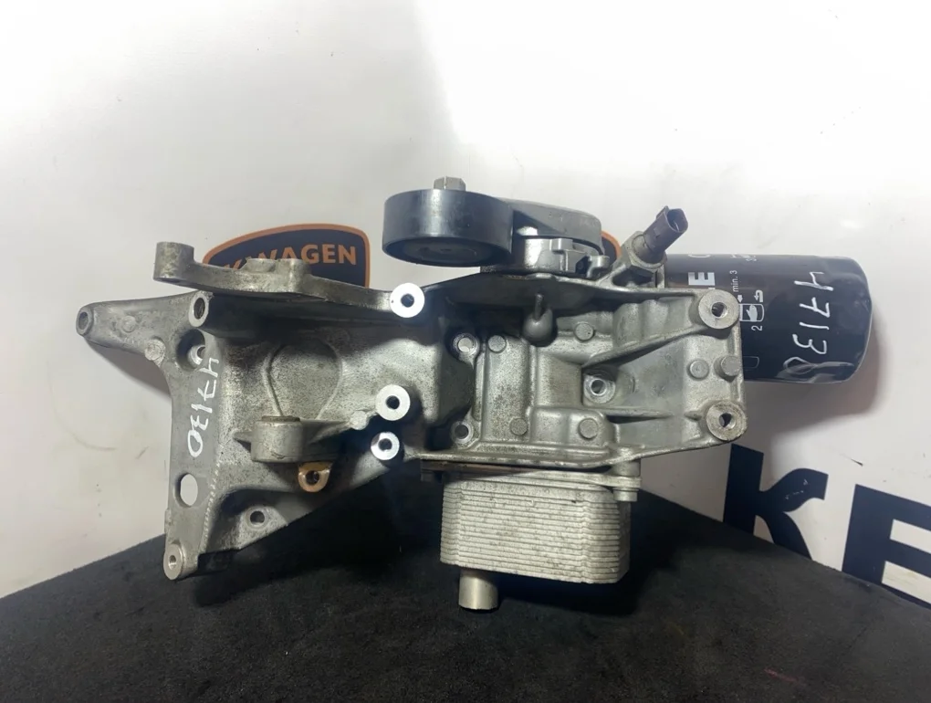 Кронштейн генератора Audi A4 2012 B8