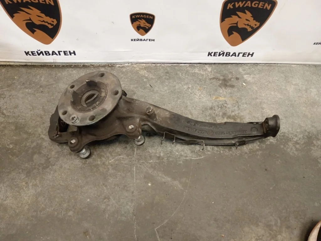 Кулак поворотный Volkswagen Touareg 2013 7P