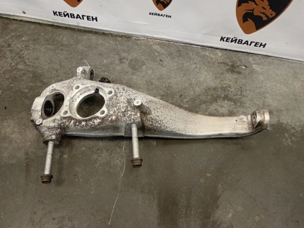 Кулак поворотный Porsche Cayenne 2012 958