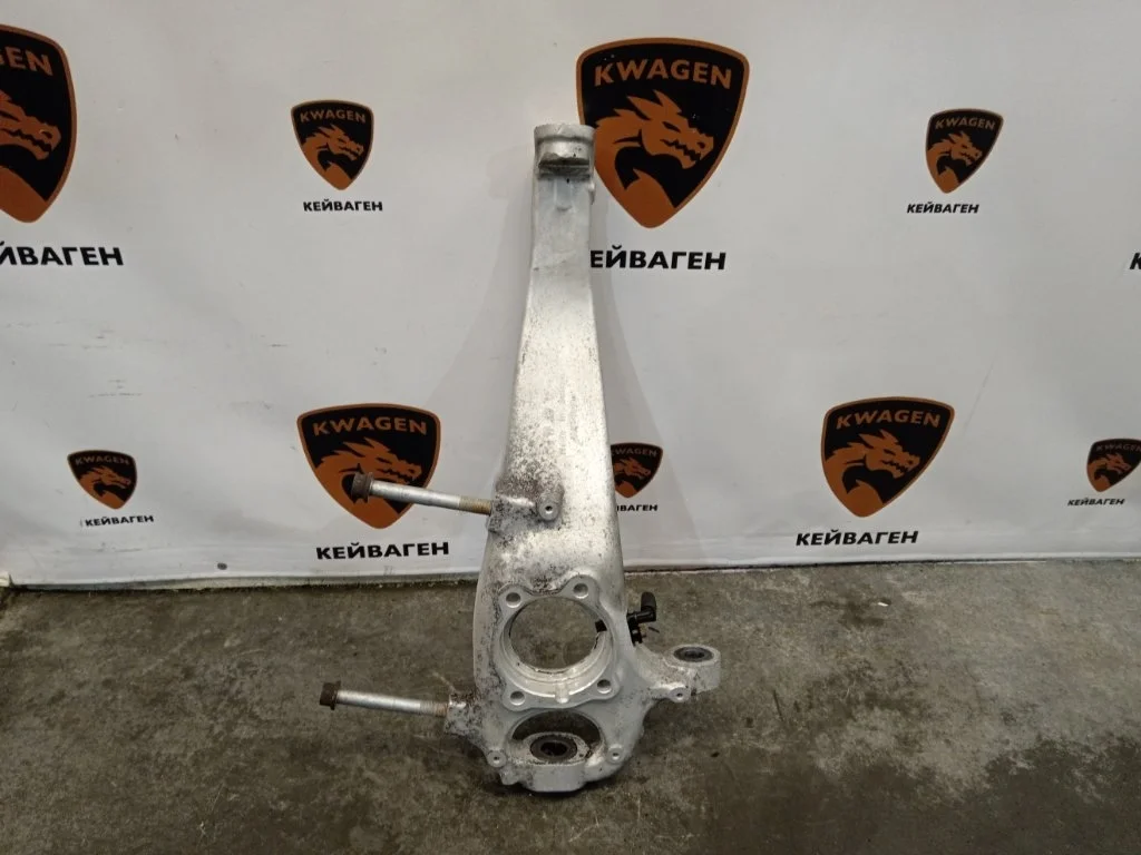 Кулак поворотный Porsche Cayenne 2011 958