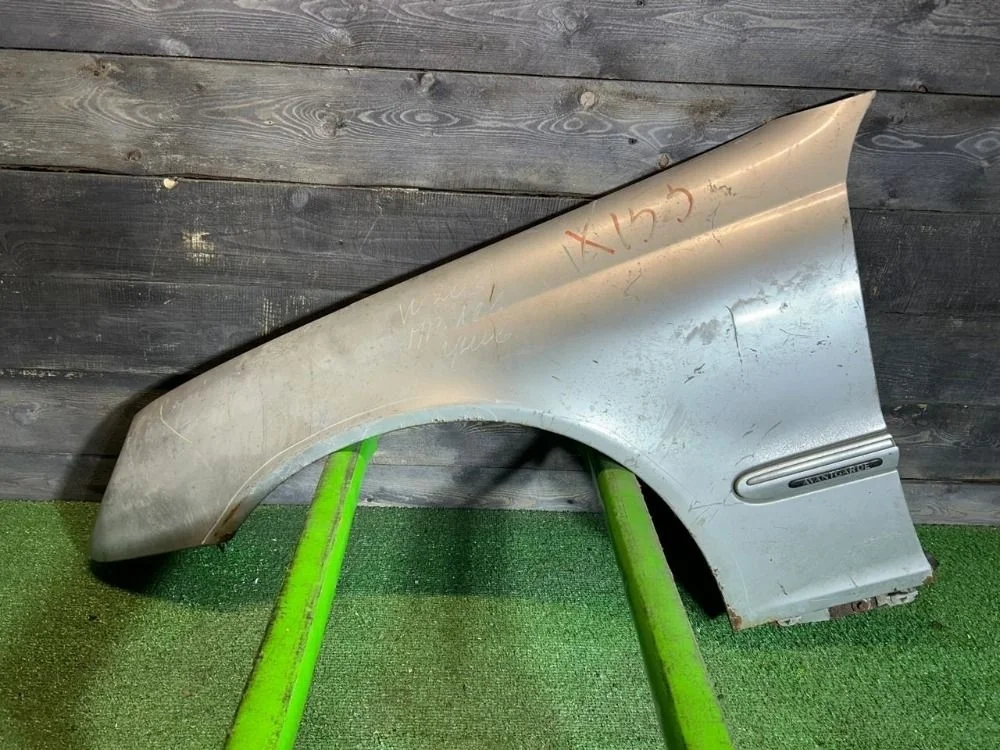 Крыло переднее левое Mercedes-Benz C-Class W203