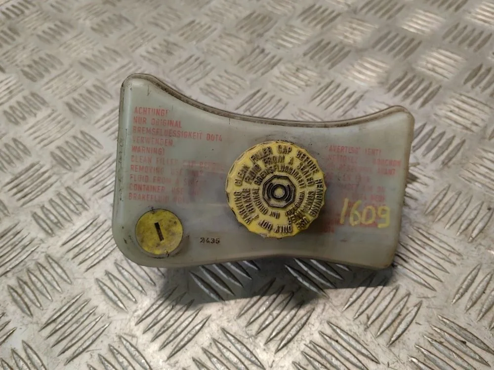 Бачок главного тормозного цилиндра Audi A6 C6