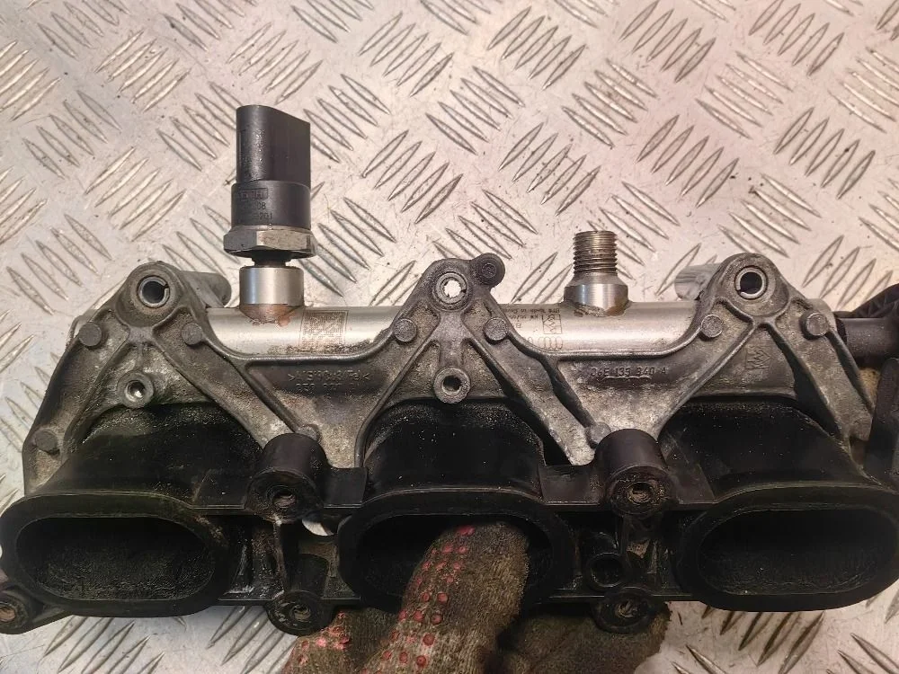 Кронштейн Audi A6 C6