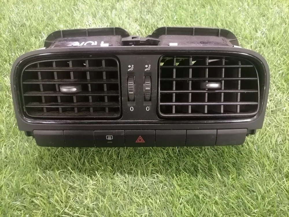 Дефлектор воздушный центральный Volkswagen Polo