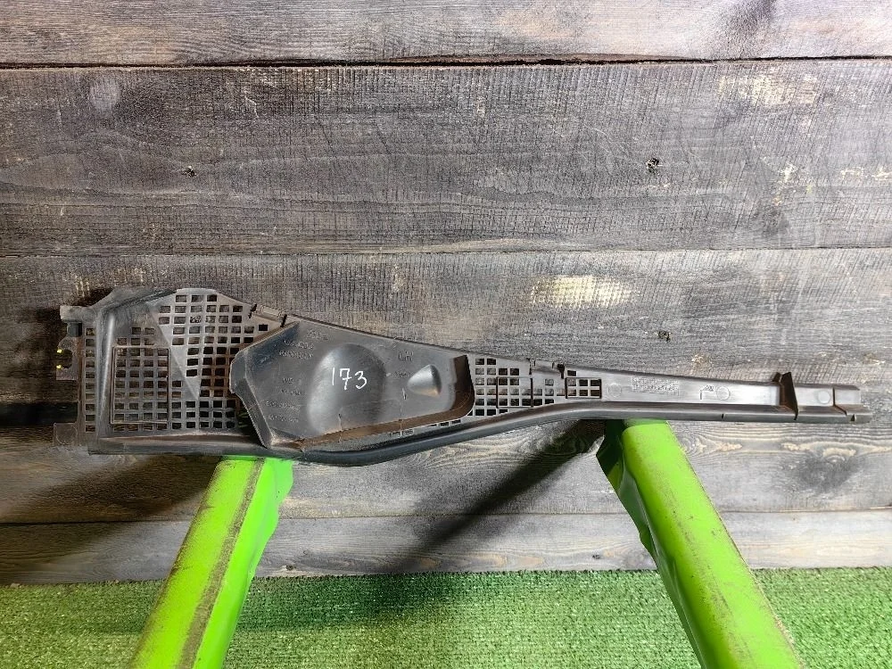 Решетка стеклоочистителя Renault Logan