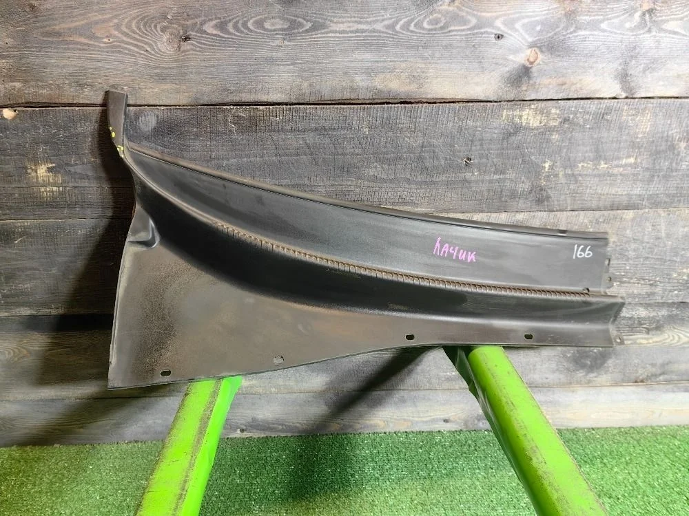 Решетка стеклооч. правая Chevrolet Lacetti