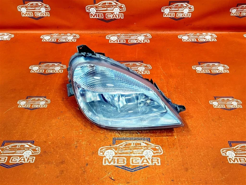 Фара правая Mercedes-Benz
