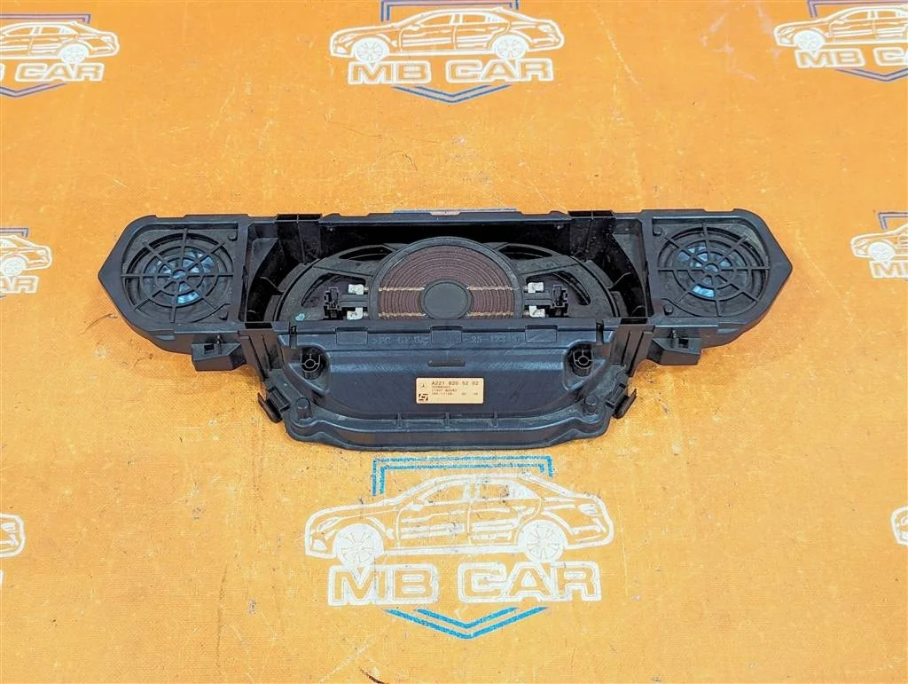 Сабвуфер Mercedes-Benz