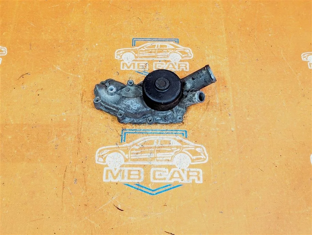 Помпа Mercedes-Benz