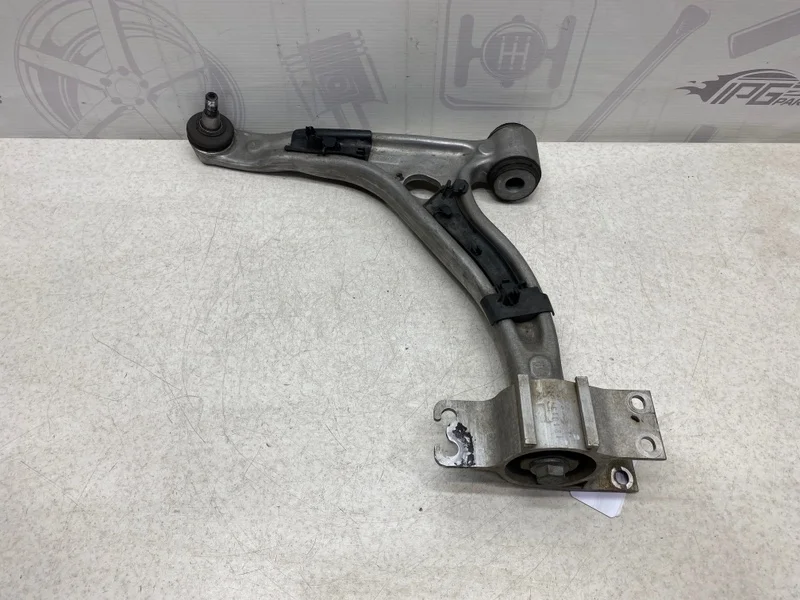 Рычаг передний левый поперечный Mercedes-benz 2013 W246