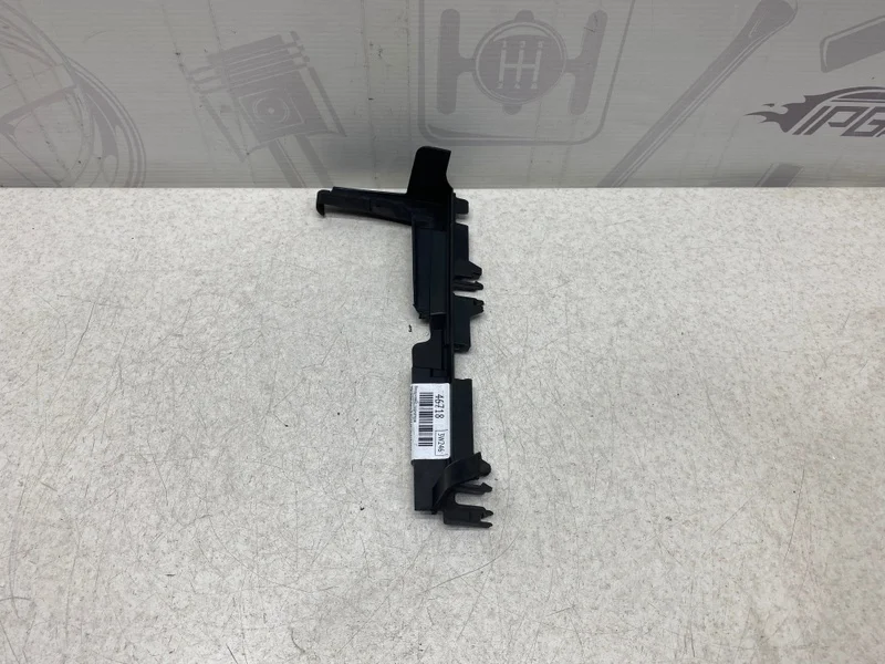 Дефлектор радиатора левый Mercedes-benz 2013 W246