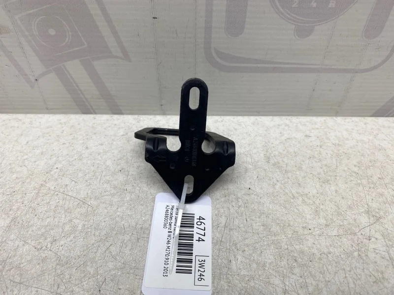 Петля замка капота Mercedes-benz 2013 W246