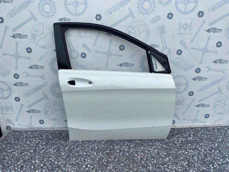 Дверь передняя правая Mercedes-benz 2014 W246