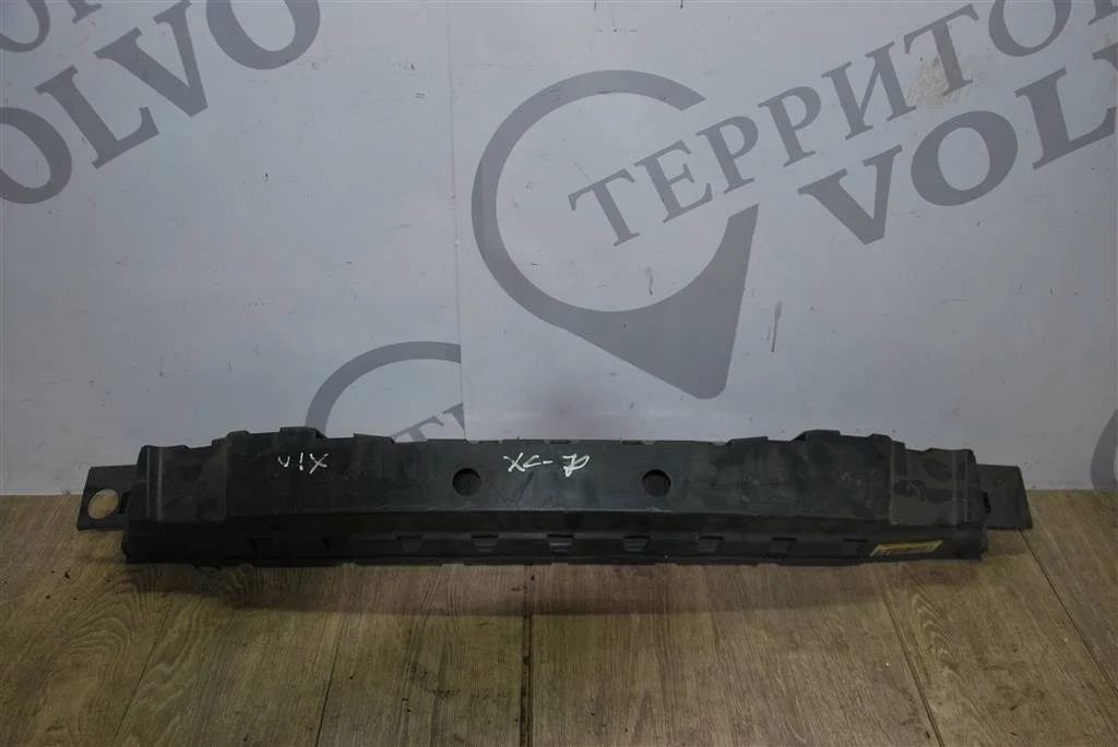 Усилитель переднего бампера