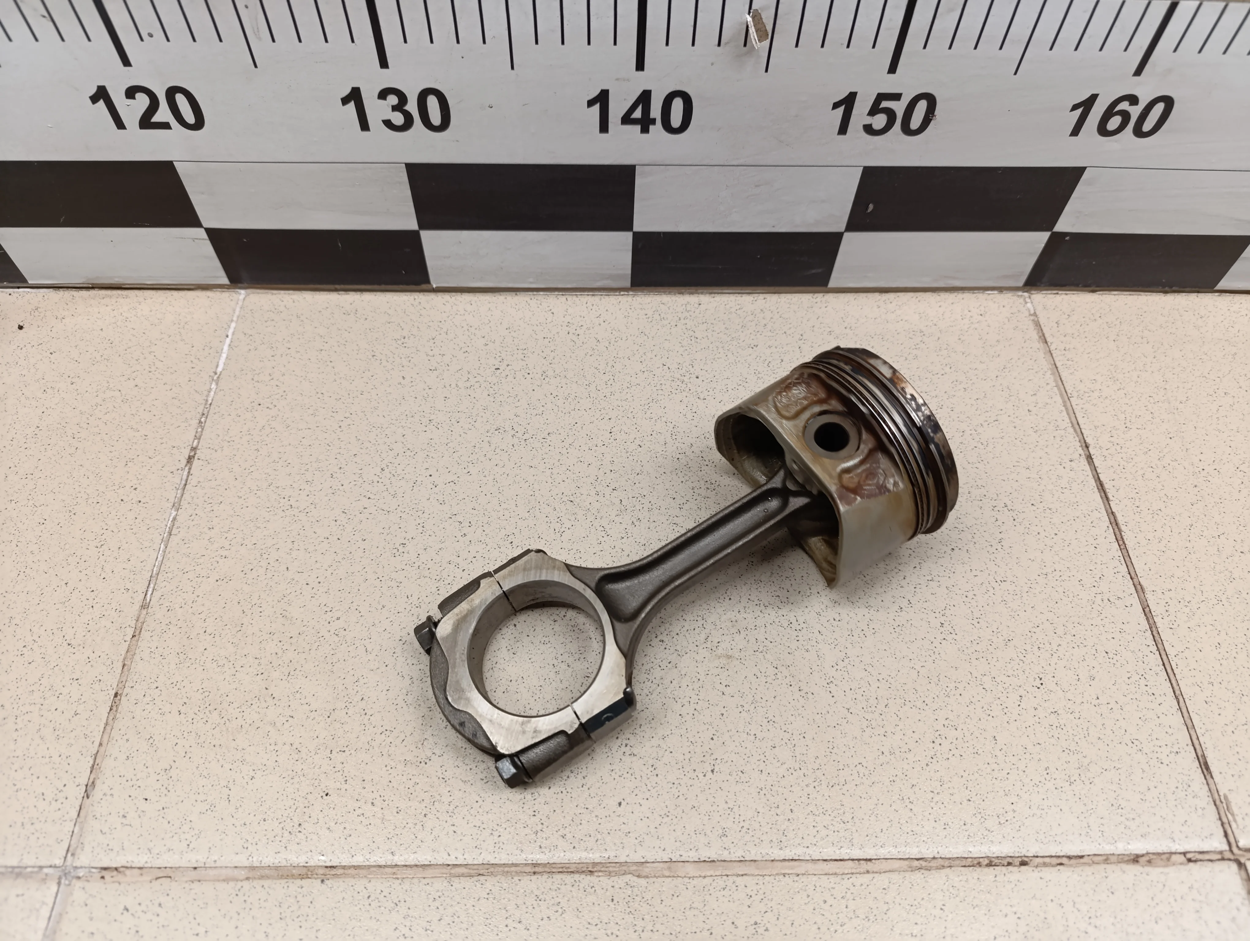 Поршень с шатуном Logan 2005-2014