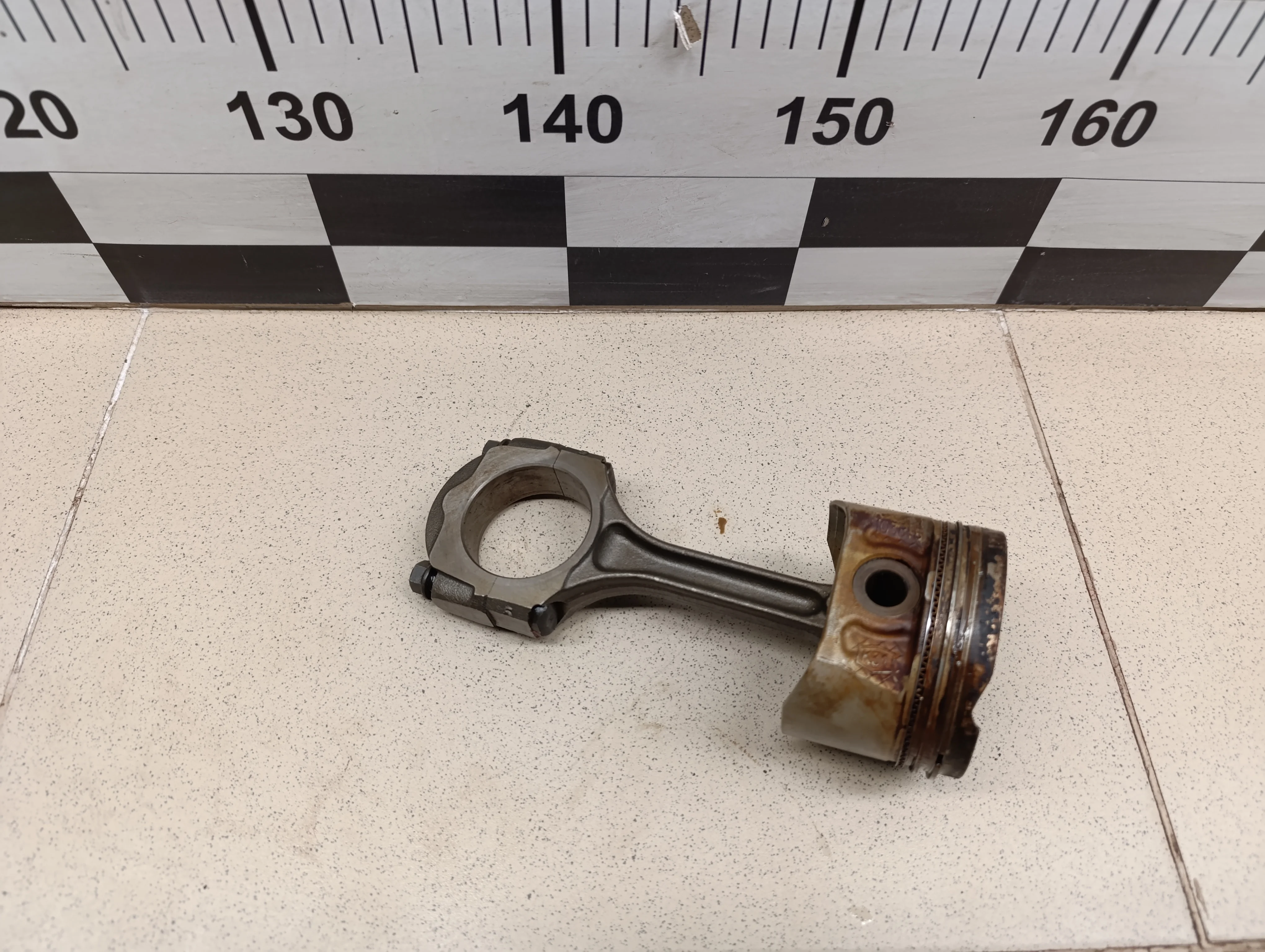 Поршень с шатуном Logan 2005-2014