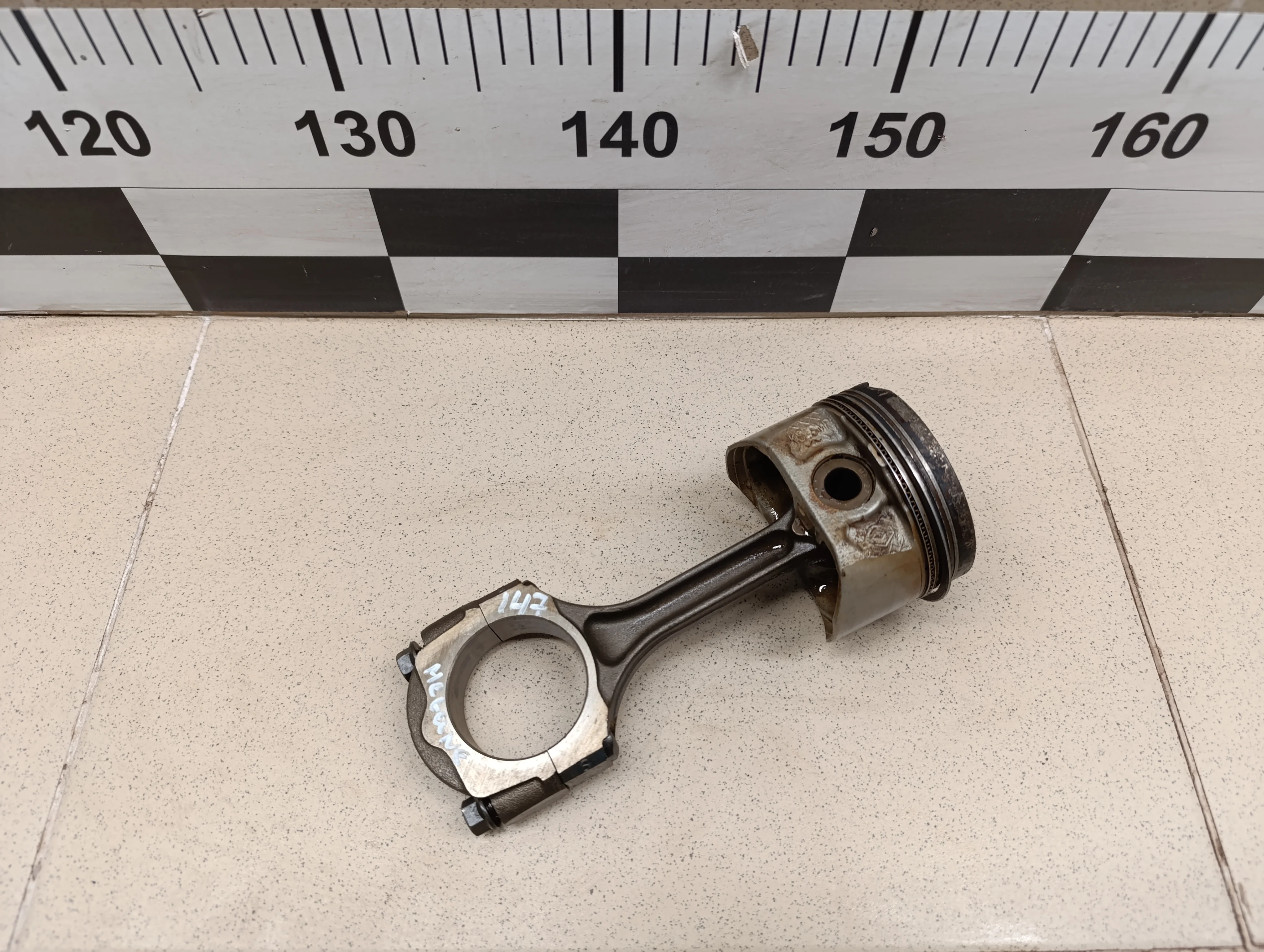 Поршень с шатуном Logan 2005-2014