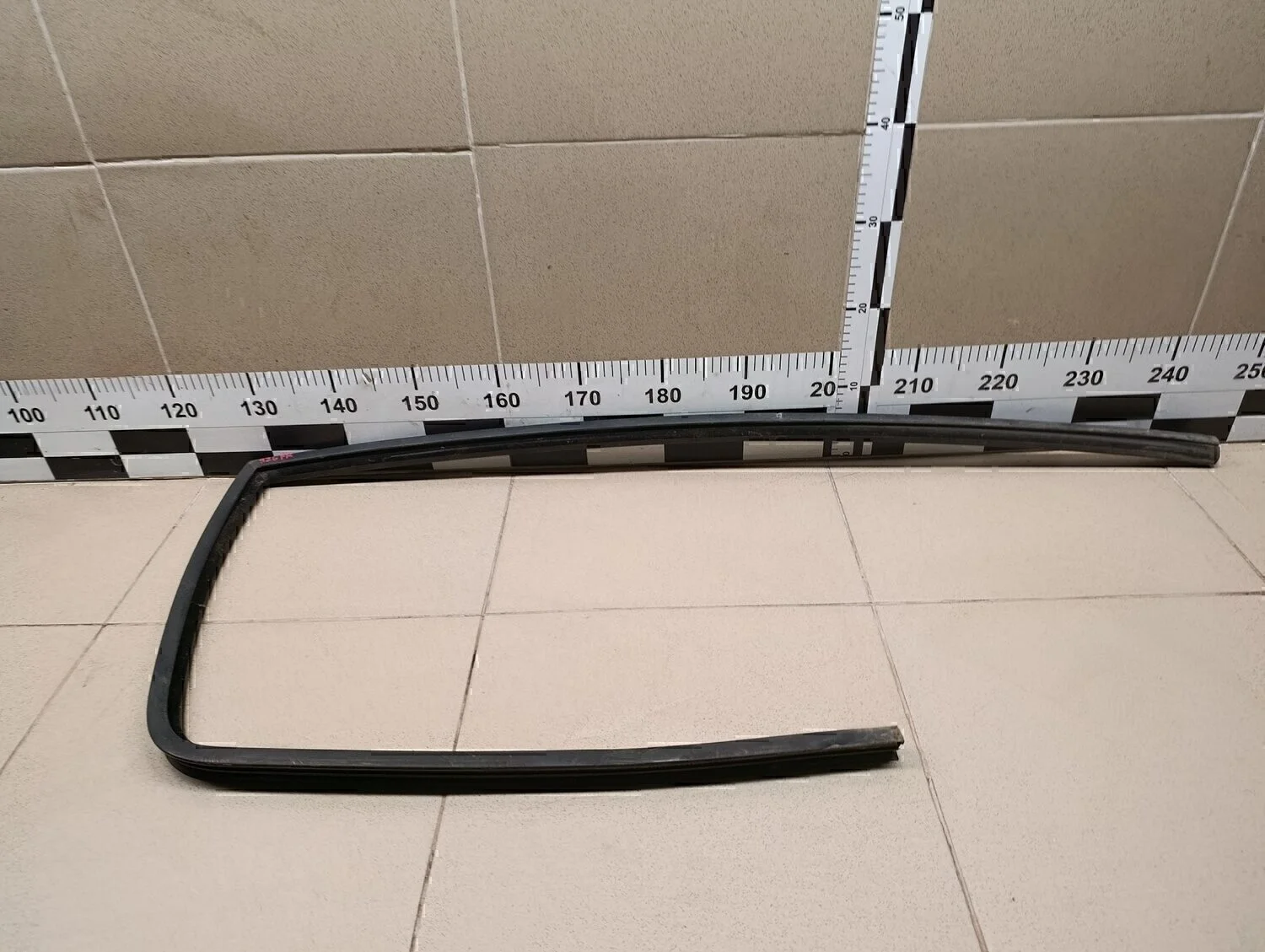 Уплотнитель стекла двери Transit [FA] 2000-2006