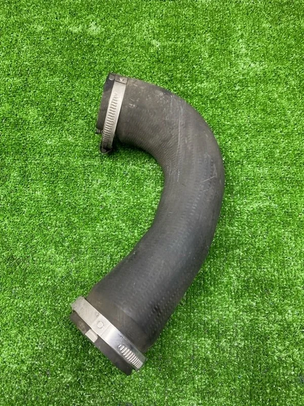 Патрубок интеркулера Audi Q5 2011 8R0145709H 8R CDN