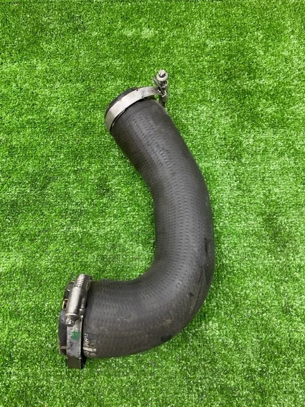 Патрубок интеркулера Audi Q5 2011 8R0145709H 8R CDN