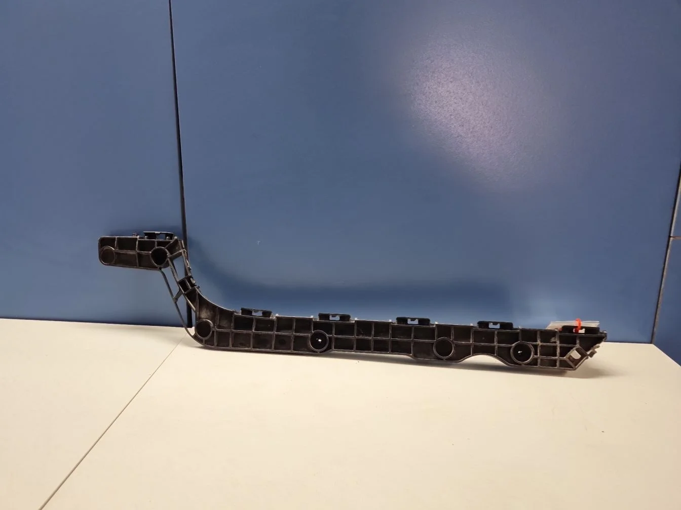 Кронштейн бампера заднего правый для Lexus LX 570 URJ200 2007-