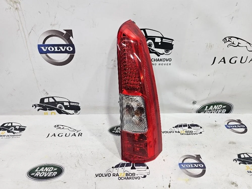 Фонарь задний верхний правый Volvo XC70 160986 V70 II рестайлинг (2004—2007) D5244T