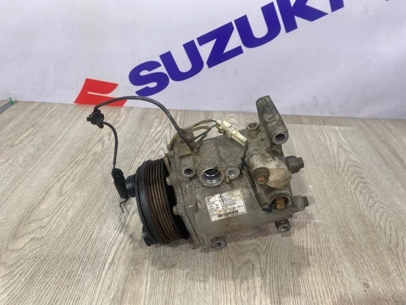 Компрессор кондиционера Mitsubishi Outlander 2005