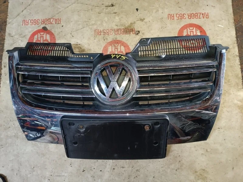 Решетка радиатора Volkswagen Jetta 2009 1K2